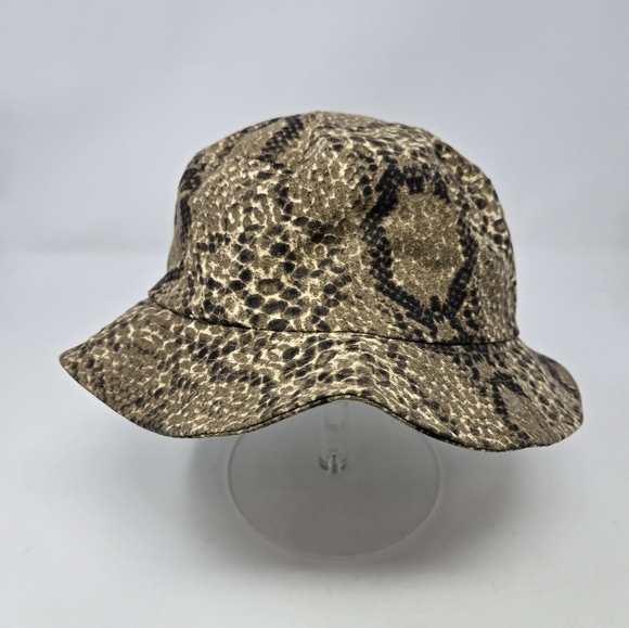 URBAN OUTFITTERS UO-76 COTTON BUCKET HAT LOT OF 3 QUILTED CHEETAH SNAKE WOMEN OS - Picture 10 of 16
